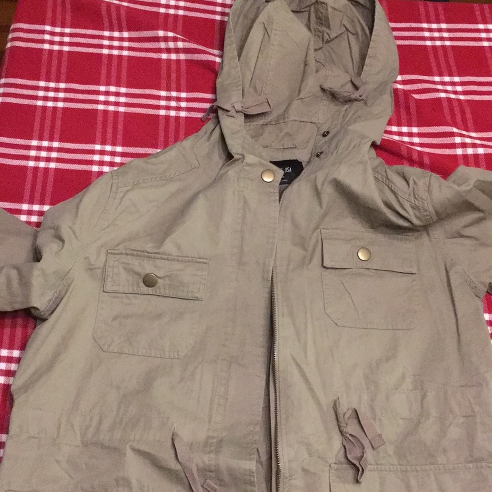Hooded Utility Jacket. Khaki.